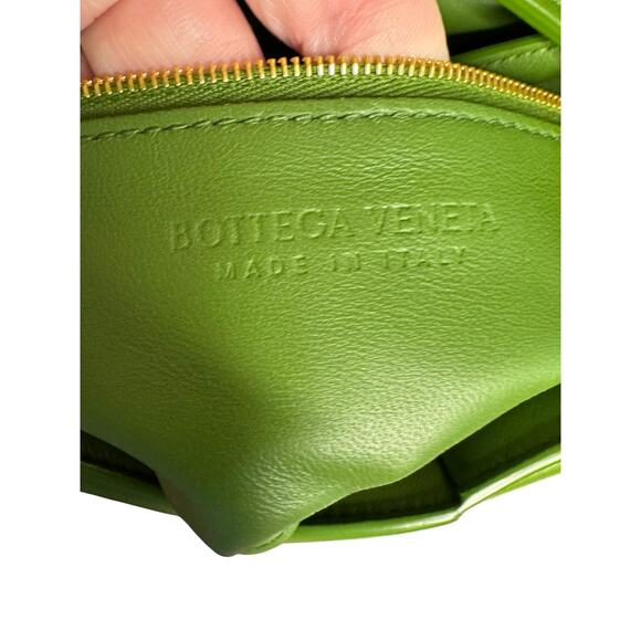 Bottega Veneta NWT Intrecciato Leather Padded Cassette in Avocado - Picture 13 of 16